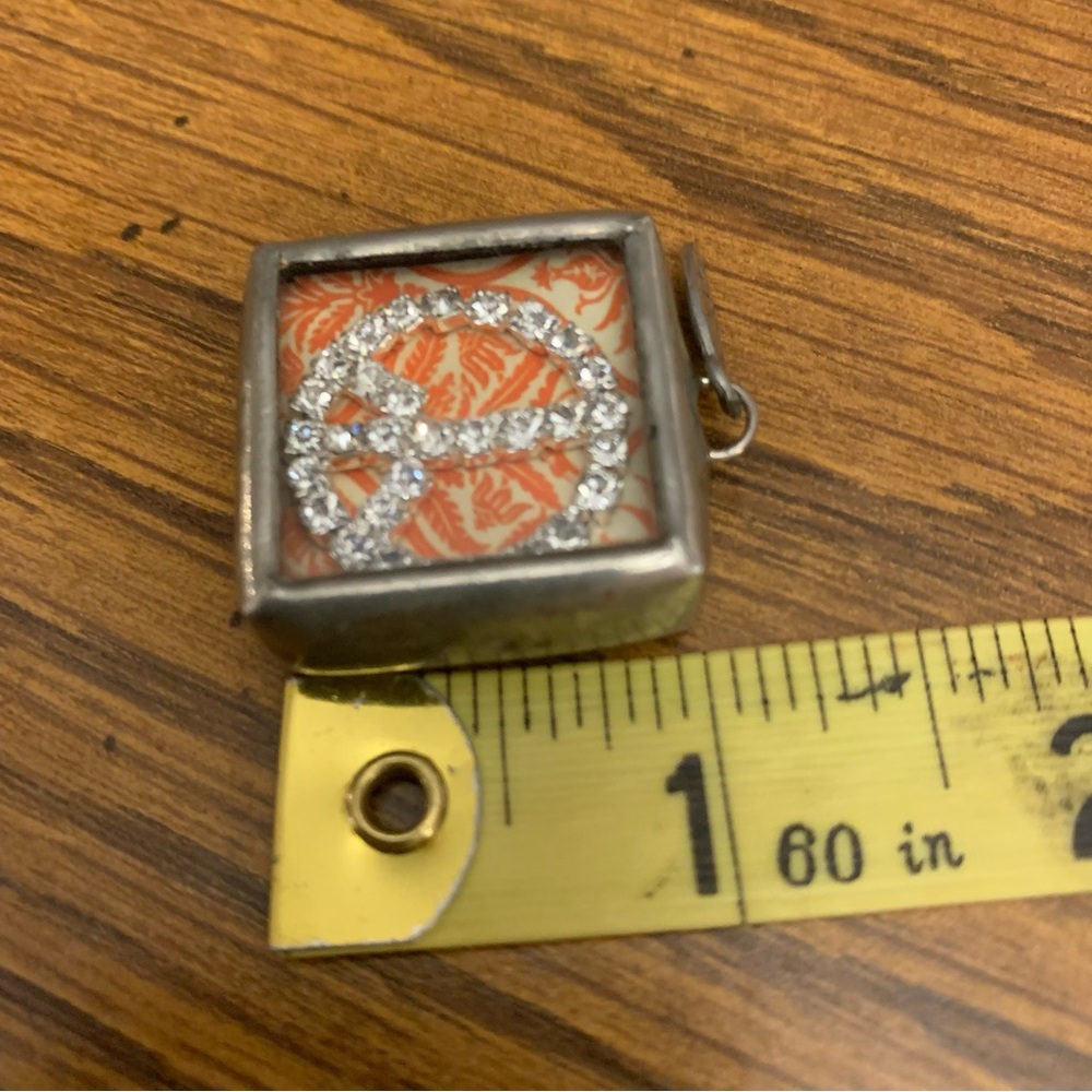 Jewel Kade Vintage Pewter Glitter Orange Peace Sign Pendant and Chain - Picture 6 of 10